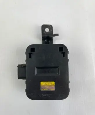 Lexus LS 430 Coolant fan relay 8889850020