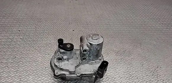 Audi A8 S8 D3 4E Intake manifold valve actuator/motor 057129086H