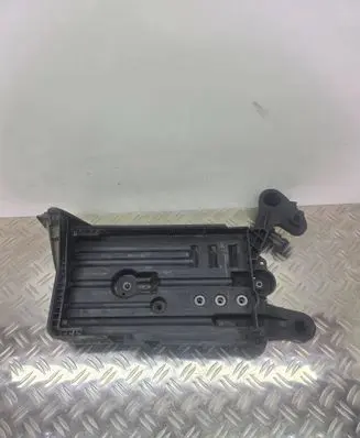 Skoda Octavia Mk3 (5E) Battery tray 5Q0915331J 5Q0915321H