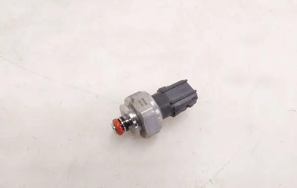 Toyota RAV 4 (XA50) Fuel pressure sensor 8945833041