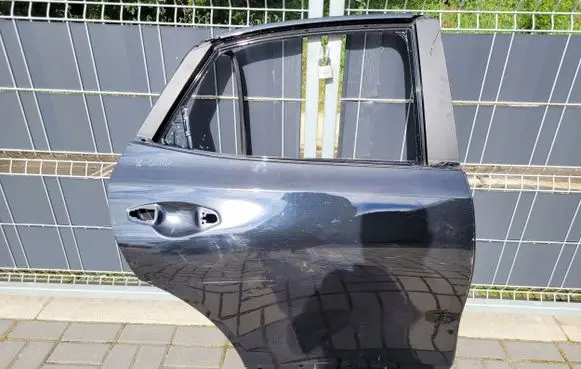 KIA Xceed Rear door
