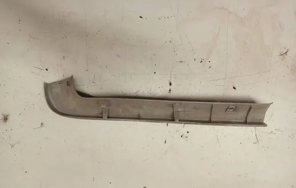 Mercedes-Benz C W203 Tailgate/trunk side cover trim A2037470571