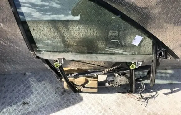 Audi A4 S4 B5 8D Front door window/glass frame 