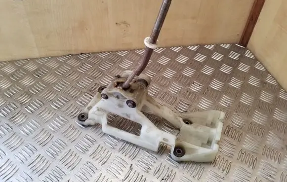 Toyota RAV 4 (XA20) Gear selector 