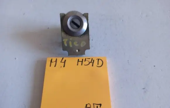 Renault Kangoo I Front door lock (next to the handle) 1212123