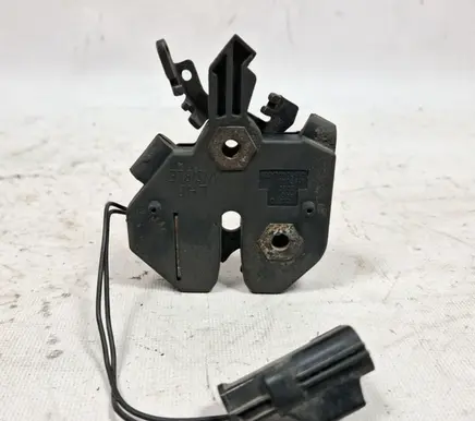 Engine bonnet/hood lock/catch