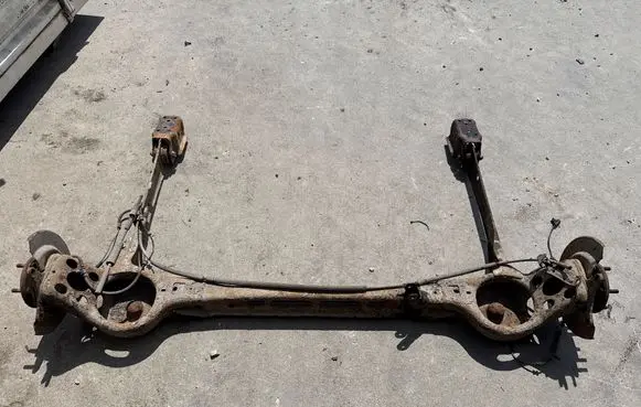 Volkswagen Routan Rear axle beam 