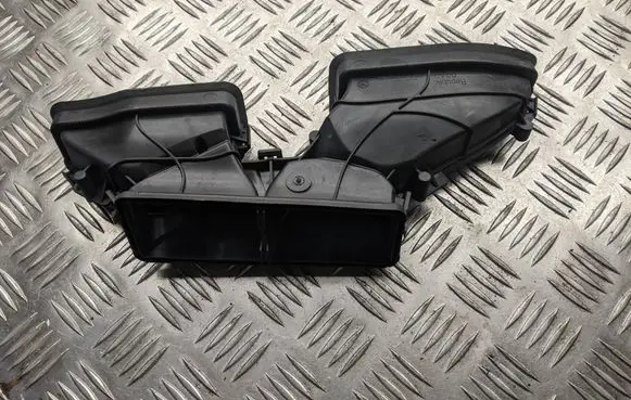 Audi A7 S7 4G Cabin air duct channel 4G1819389A CZ0174900572