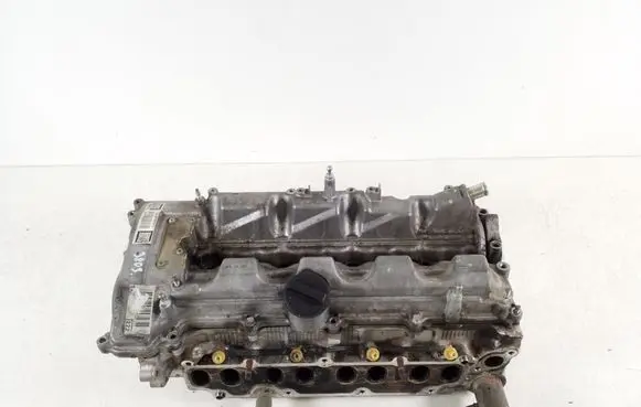 Toyota Avensis T270 Engine head 