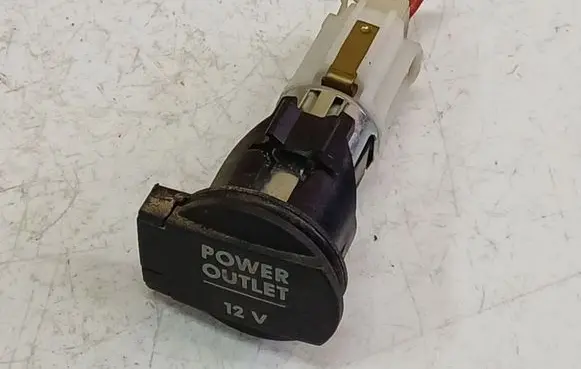 Volkswagen Touran I Cigarette lighter 