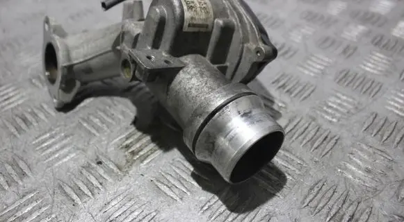 Renault Clio III Throttle valve 8200614985