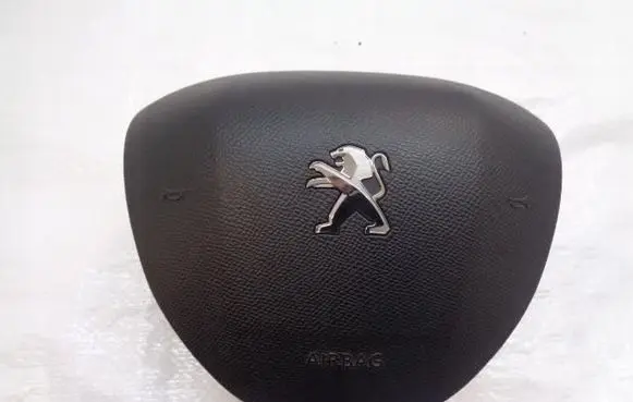 Steering wheel airbag