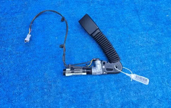 Mini One - Cooper Clubman R55 Front seatbelt buckle 7211591