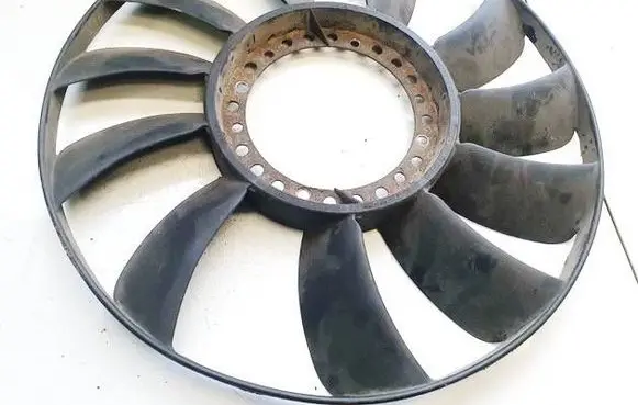 Volkswagen PASSAT B5 Fan impeller 058121301b