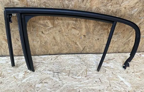 Peugeot 208 II Rubber seal rear door window/glass 9823226480 39173290