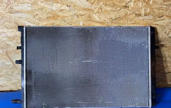 Renault Megane IV Coolant radiator 214109155R T75450B