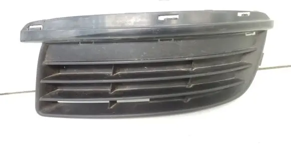 Volkswagen Jetta V Front bumper lower grill 1K0853665G