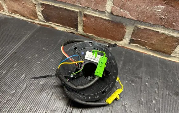 Mercedes-Benz C W203 Airbag slip ring squib (SRS ring) A0004640618 A2095400445 KSB203093