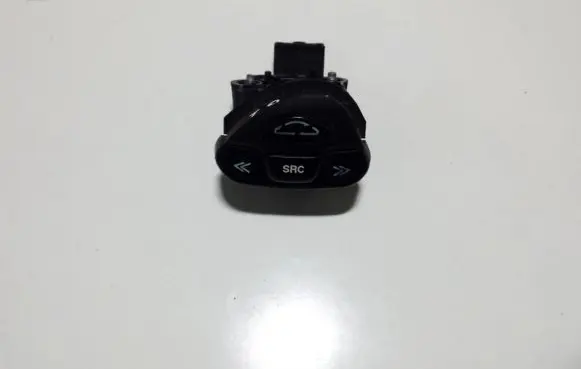 Nissan Almera N16 Steering wheel buttons/switches 180801 54355381p1