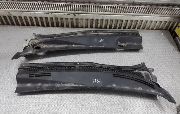 Toyota Avensis T250 Wiper trim 5578205030