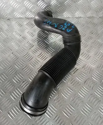 Opel Insignia A Air intake hose/pipe 55560898 329788454