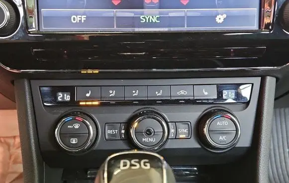 Skoda Superb B8 (3V) Climate control/heater control trim 3V0907044BM IMPRK1436379