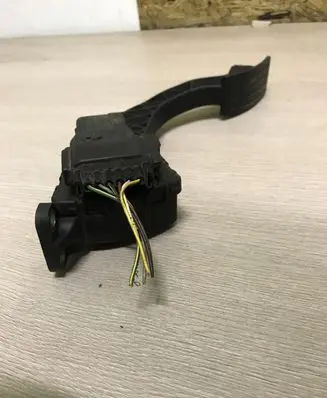Volvo V50 Accelerator throttle pedal 4M519F836AH
