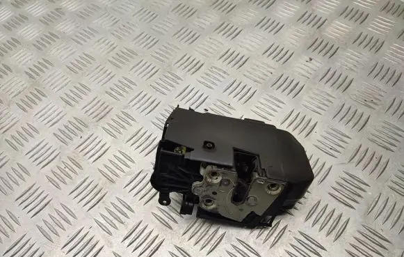 Iveco Daily 6th gen Sliding door lock 5801529304C