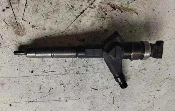 Nissan X-Trail T30 Fuel injector 16600ES60A 01H03667