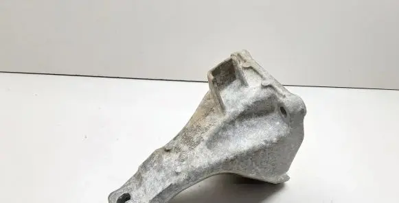 BMW X1 E84 Engine mounting bracket 6777064