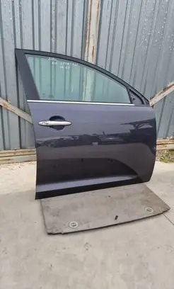 KIA Sportage Front door
