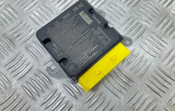 Audi A3 S3 8V Airbag control unit/module 5Q0959655N