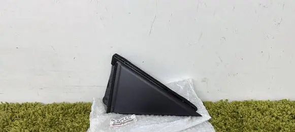 Toyota Auris E180 Rear door windshield rail 67487-02070