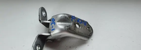 Hyundai i30 Front door upper hinge