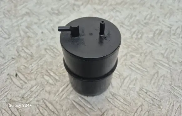 Vacuum air tank