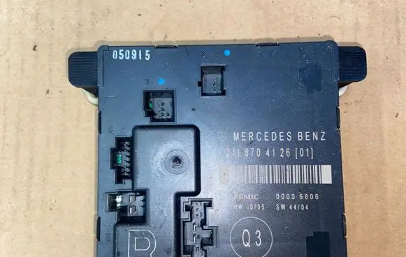 Mercedes-Benz E W211 Door control unit/module A2118704126