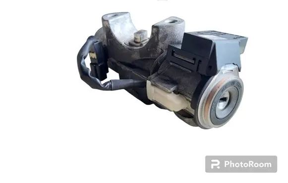 Toyota Avensis T250 Ignition lock N0501517
