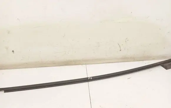 Volkswagen Golf VI Front door glass trim molding 5K0868760