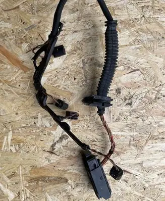 BMW 3 E90 E91 Fuel injector wires 7796831