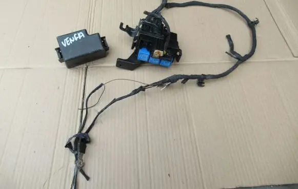 KIA Venga Relay mounting block 