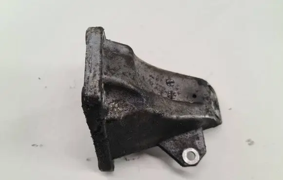 Audi A6 S6 C5 4B Engine mounting bracket 8D0199308D MC5