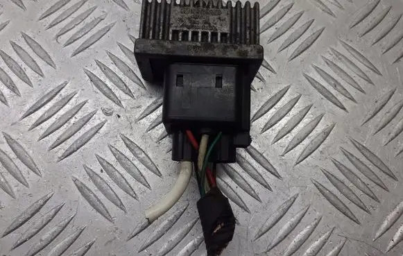 Nissan Note (E11) Heater blower motor/fan resistor 7700115078