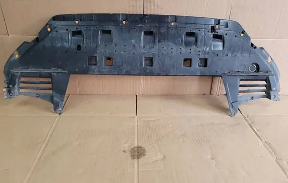 Opel Combo E Front bumper skid plate/under tray 9825323580