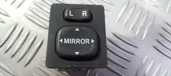 Toyota Avensis Verso Wing mirror switch 769746b 183574