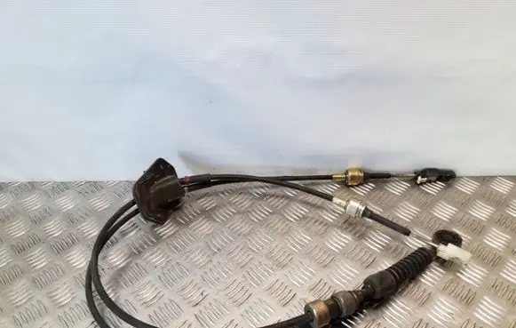 Gear shift cable linkage