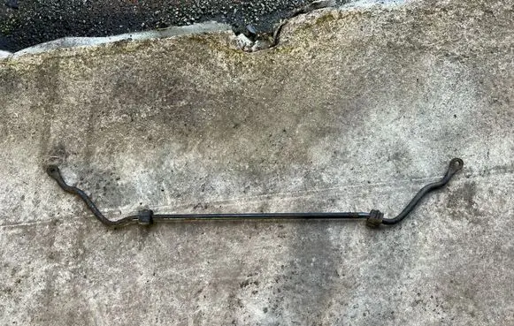 Nissan Navara D22 Front anti-roll bar/sway bar