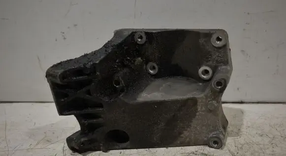Ford Focus Engine mounting bracket 4M5019D624CD
