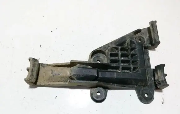 Audi 80 90 S2 B4 Front bumper mounting bracket 8a0807284