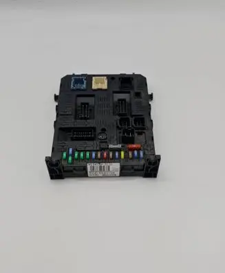 Peugeot 308 Fuse module 966405918002 281208364