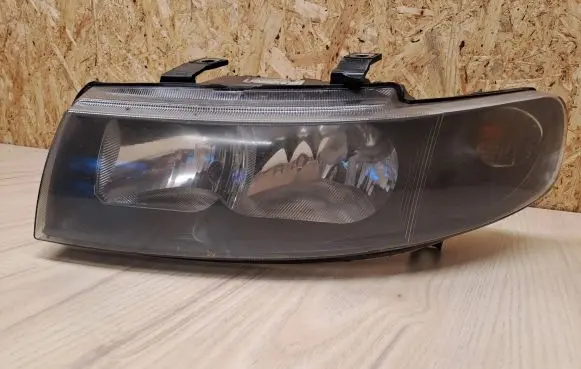 Seat Leon (1M) Headlight/headlamp 1M1941001D 67742691